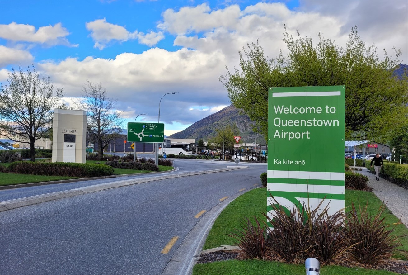 Airport sign web