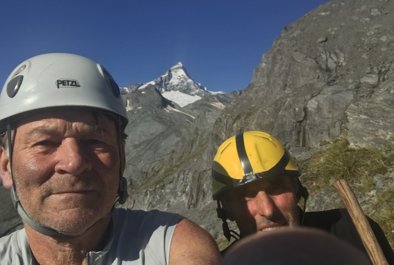Fraser enjoying the Olivine wilderness area with Mount Aspiring behind v2