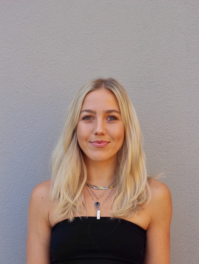 Holly Newsome headshot v3