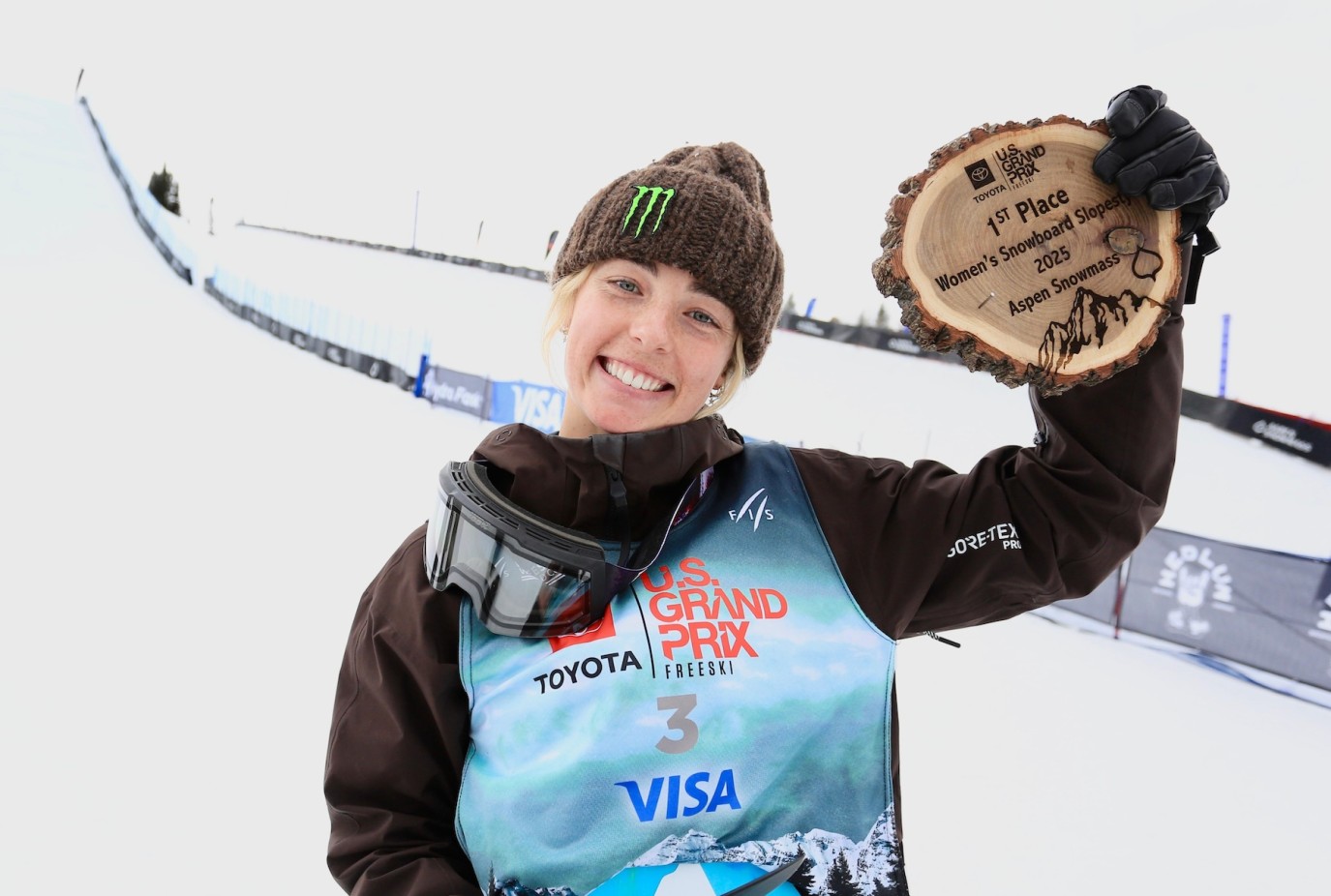 Image Three Aspen Snowboard World Cup Womens champion Zoi credit FIS Park Pipe