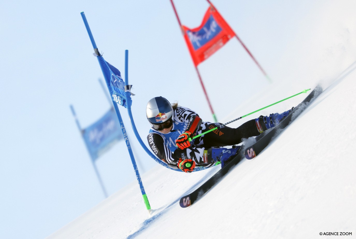 Image Two Alice Robinson racing at Kronplatz GS World Cup credit Christophe Pallot Agence Zoom