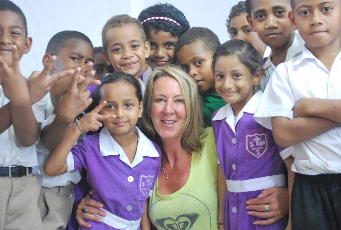 Mandy centre with some little Fijian friends