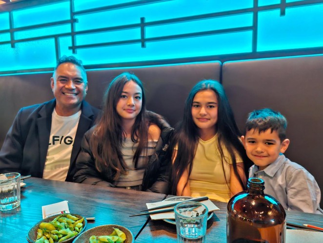 Proud dad Junior with his three youngest kids from left Lexi Ray Pippa and Robbie