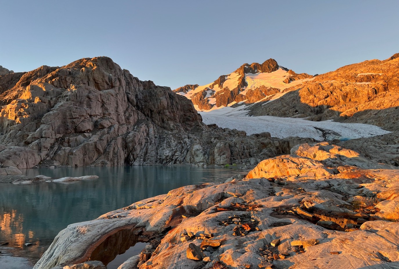 The beautiful Brewster Glacier in Mount Aspiring National Park FillMaxWzEzNzUsOTI2XQ