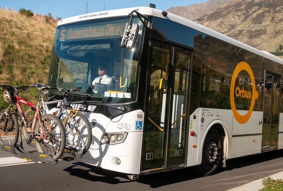 queenstown bus with bikes