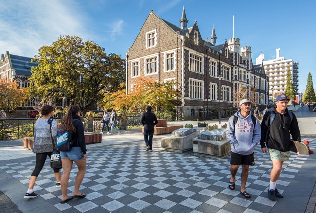 students walking on otago university campus 203697